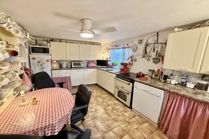 Kitchen- click for photo gallery